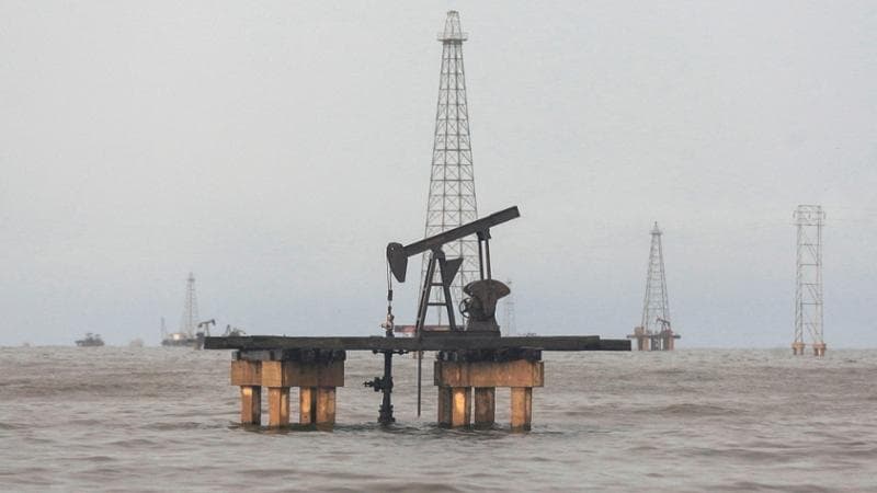 Le Borse oggi 28 aprile. Il petrolio corre. Taglio accise, Meloni: “Studiamo proroga più breve”