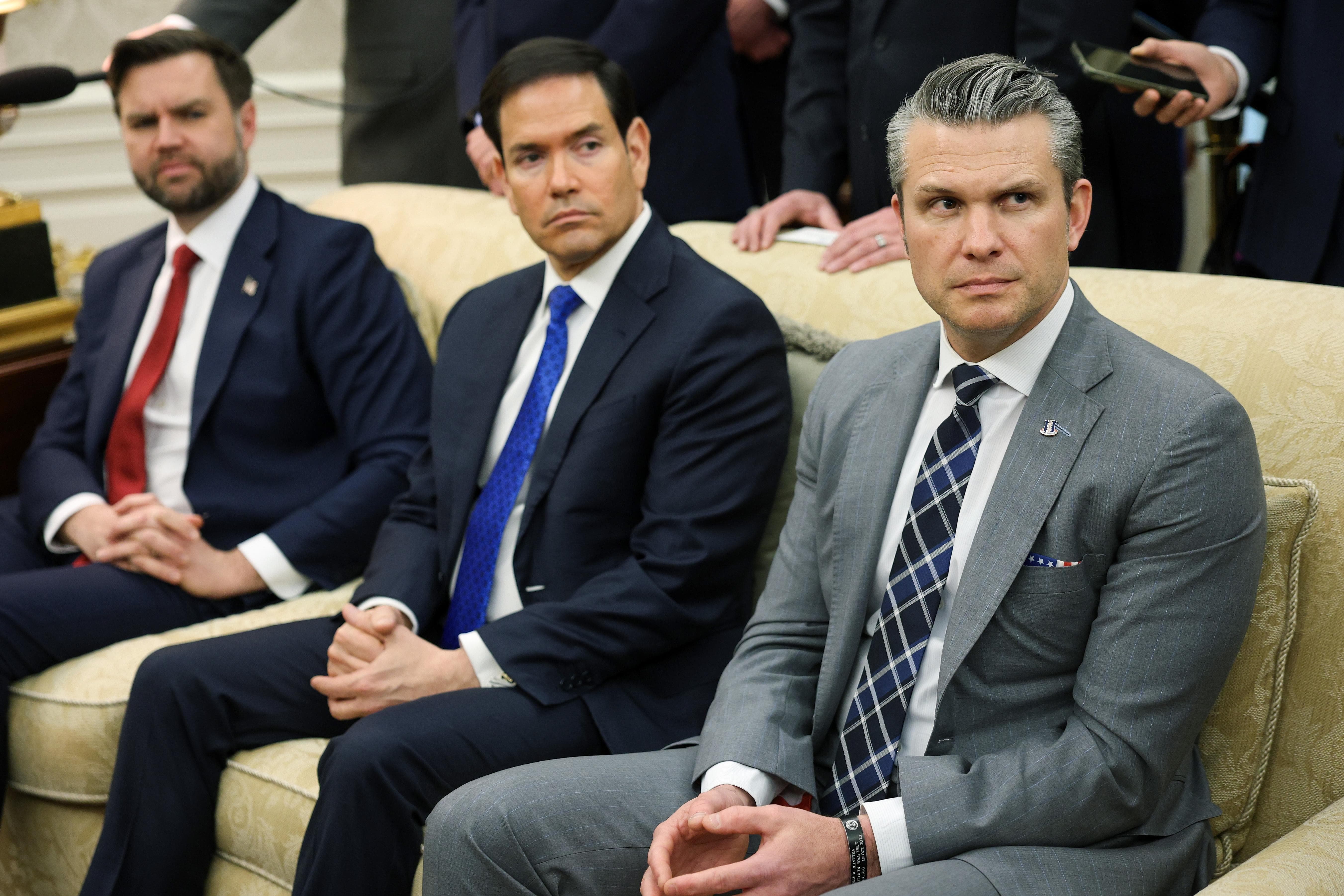 Da Vance ai repubblicani, la fronda contro Hegseth: “Gestisce male la guerra”