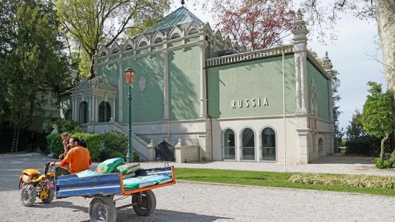 Anteprima: Biennale, il Mic manda gli ispettori. Il commissario Ue alla Cultura: “Non sarò all’inaug…