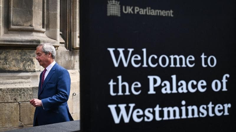 Anteprima: “A Westminster i deputati puzzano di alcol, è una vergogna”