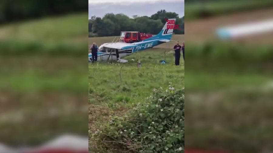 Francia, il mini aereo che porta il patron di Calzedonia cade in un campo: lui sbalzato fuori illeso