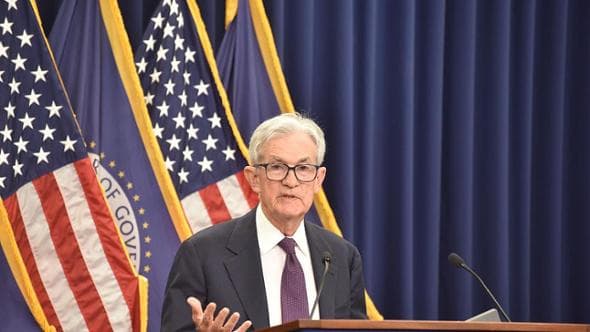Pimco: la Fed resta in attesa tra rischi contrastanti