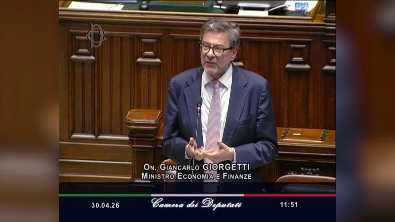 Debito, Giorgetti: "Clausola di salvaguardia vale per difesa e non per energia? Incongruenza logica"