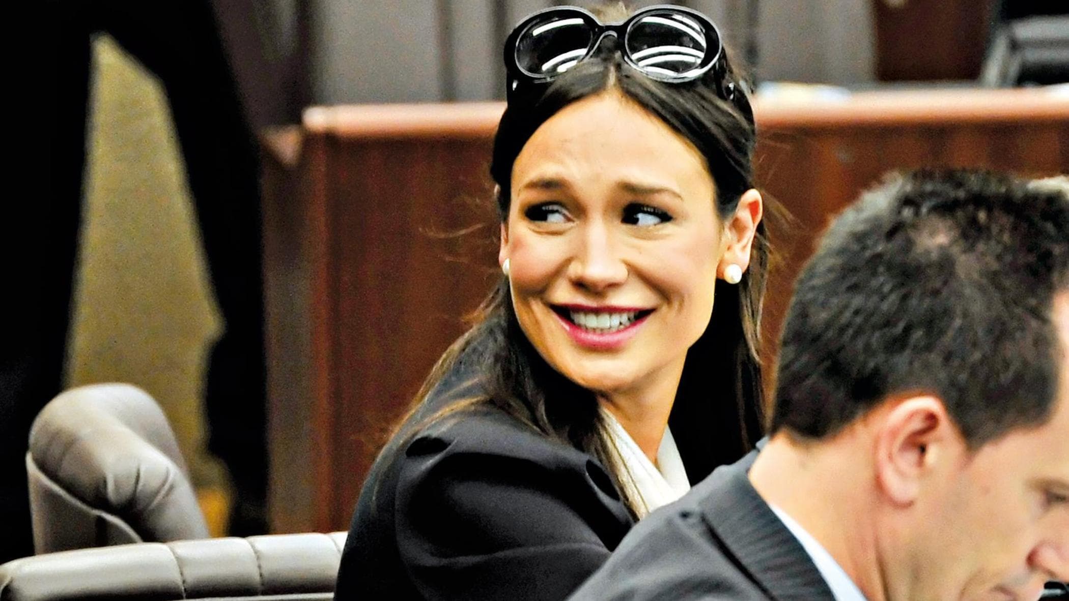 Il romanzo di Minetti: dal “love of my life” Berlusconi al ranch Gin tonic