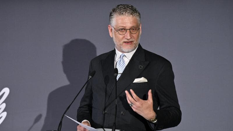 Anteprima: Biennale, Giuli alla carica dell’ex collega Buttafuoco: “Non gli regaleremo il martirio”