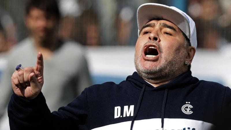 Maradona era bipolare e narcisista: lo rivela lo psicologo al processo sulla morte del Pibe
