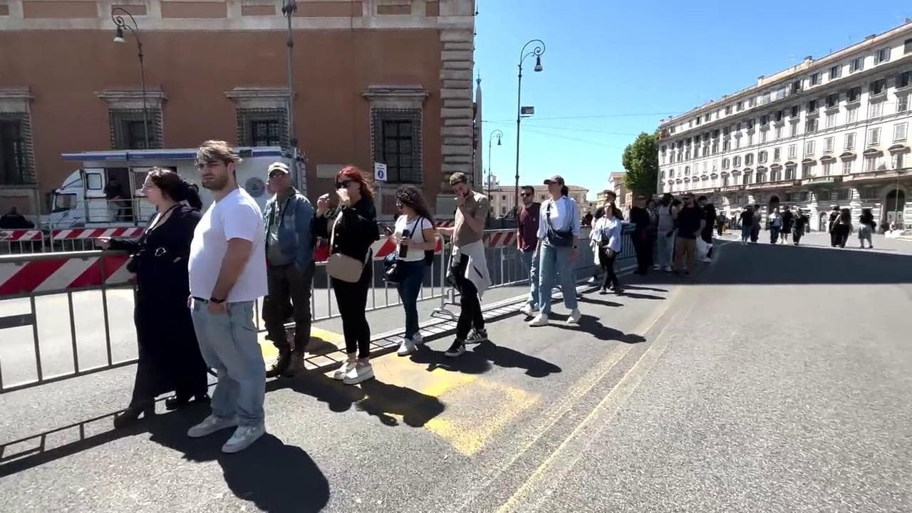 Roma, Concerto del Primo Maggio: l'arrivo degli spettatori a piazza San Giovanni