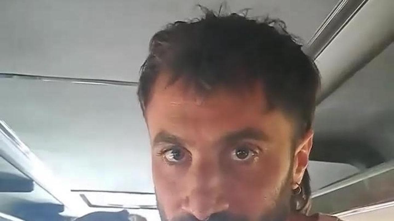 Flotilla, gli attivisti fermati: "Pestaggi e crudeltà per 40 ore sulla nave israeliana"