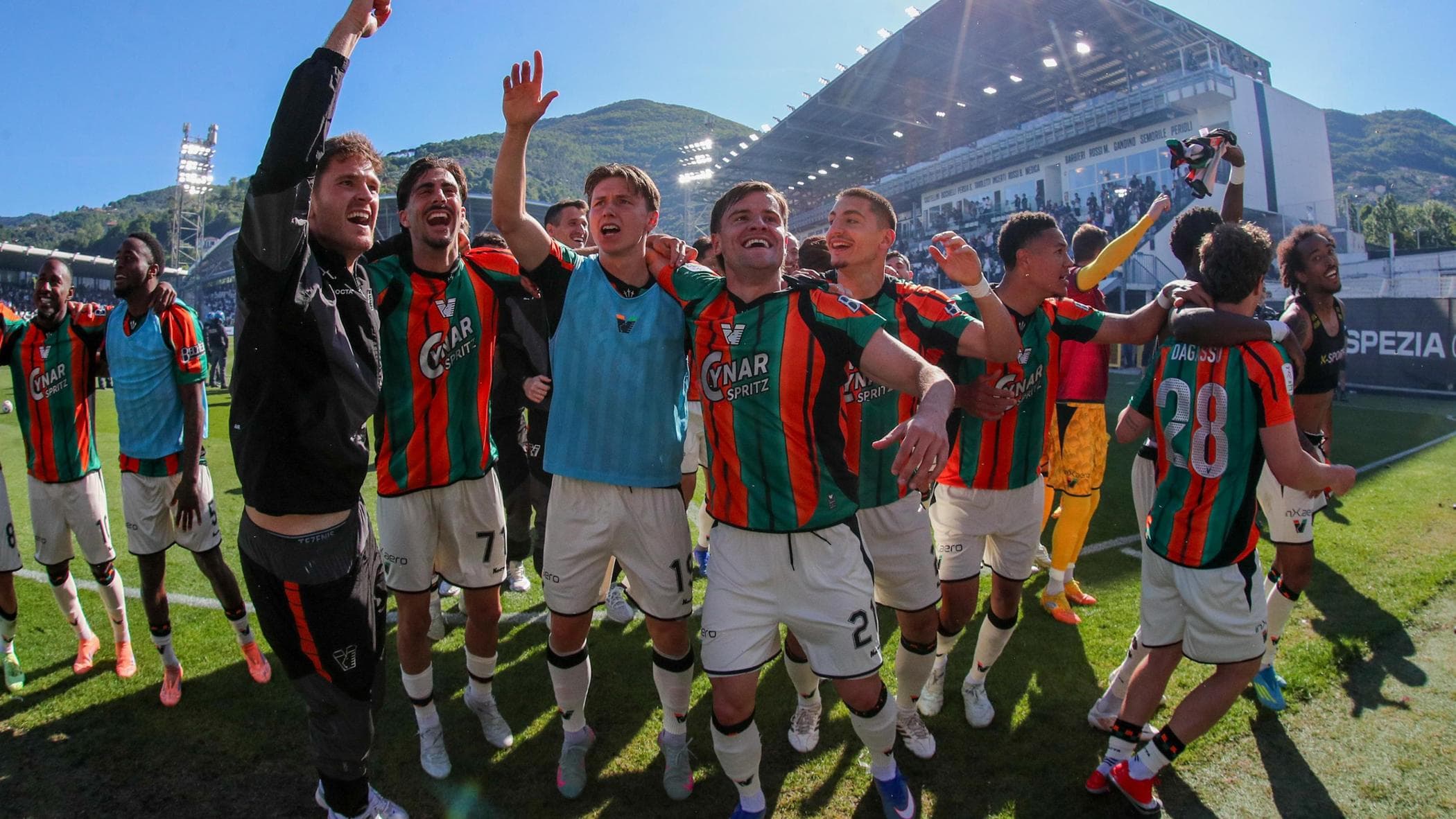Venezia promosso in serie A, al Frosinone manca un punto. Il Monza cade al 95’ a Mantova