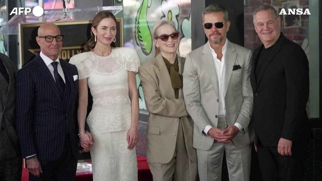 Hollywood, Emily Blunt e Stanley Tucci conquistano la loro stella sulla Walk of Fame