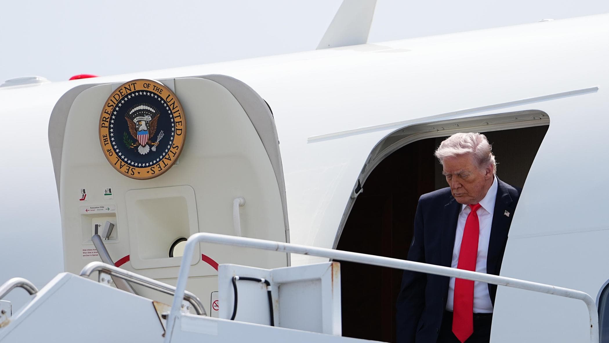 Trump al Congresso: “Con l’Iran ostilità terminate”. Ma lo dice per continuare la guerra