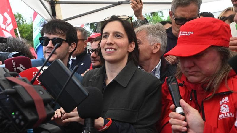 Anteprima: Schlein: “Meloni ha fallito, l’Italia ora è più povera. Con noi il salario minimo”