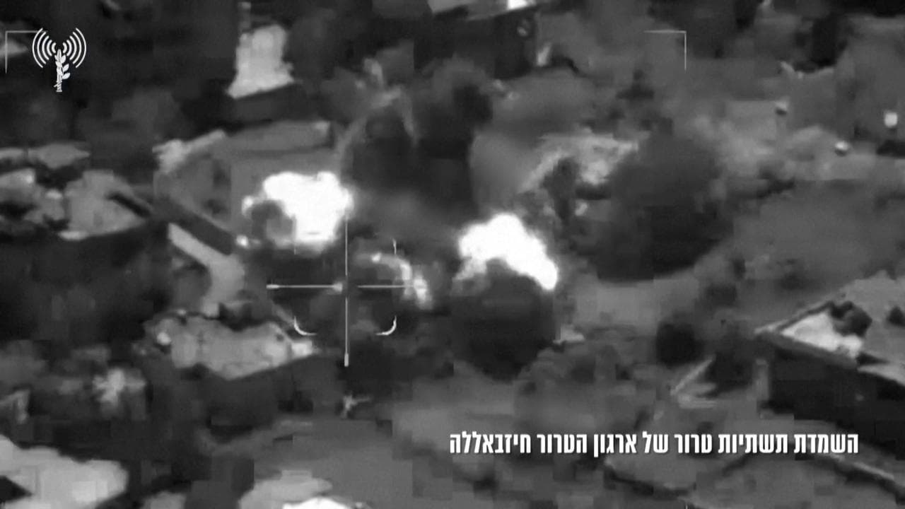 Libano, nuovi raid israeliani a Beirut: "Colpite postazioni di Hezbollah"
