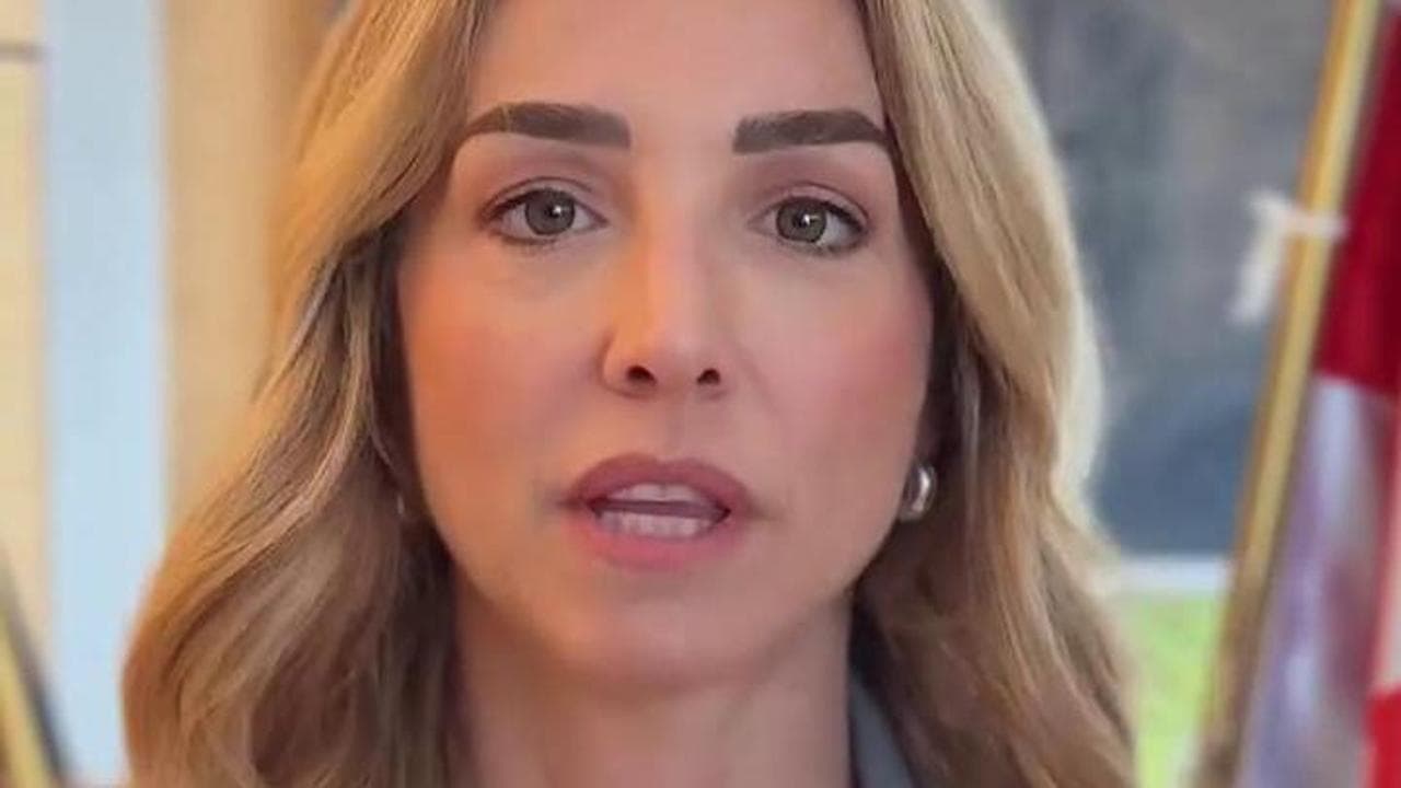"Chi mi ha dato della p*** pagherà": Salis querela gli haters e dona i risarcimenti ai centri antiviolenza