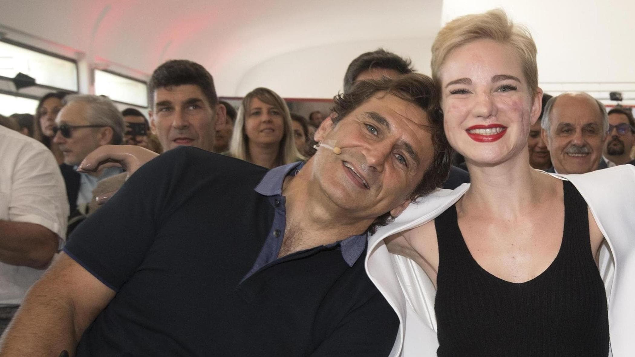 Bebe Vio e gli altri atleti paralimpici: “Ci hai insegnato anche a ridere”