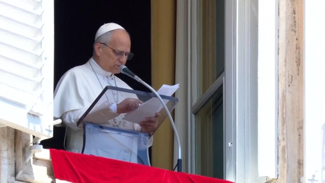 Papa: "Libertà di stampa spesso violata, ricordiamo i giornalisti vittime di guerre e violenza"