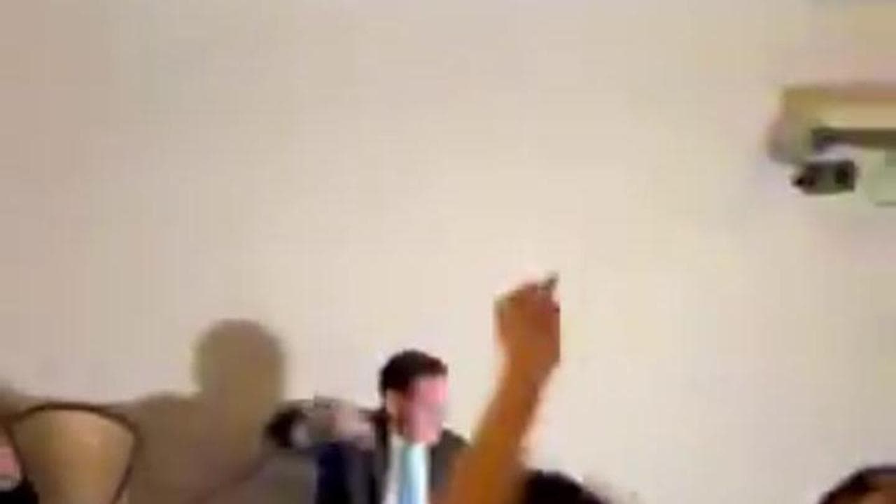 Marco Rubio dj al matrimonio di famiglia: il segretario di Stato Usa mixa e balla