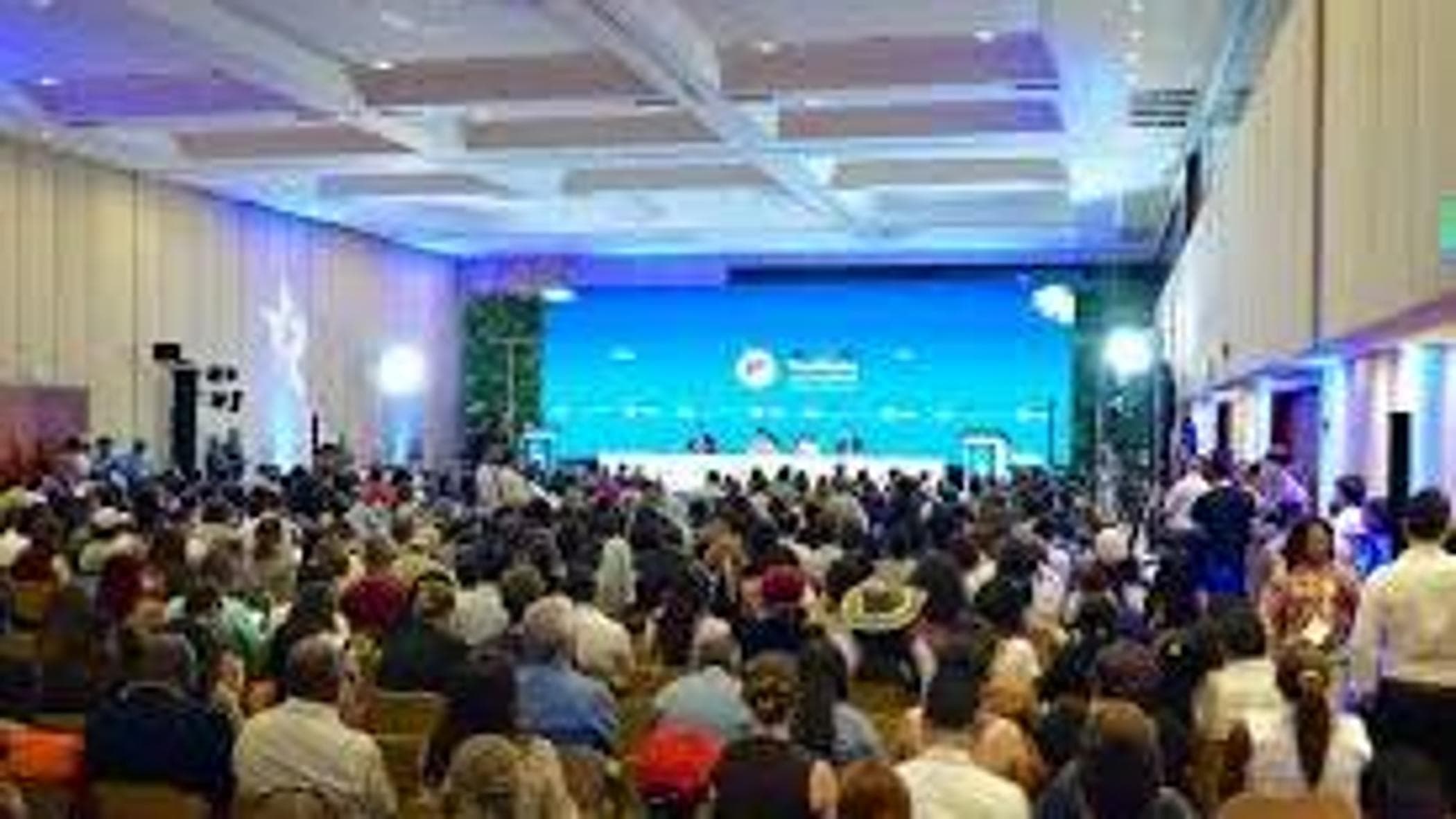 Fosil enerji, geçiş için ilk konferans: Aktivistler somut projeler öne sürüyor