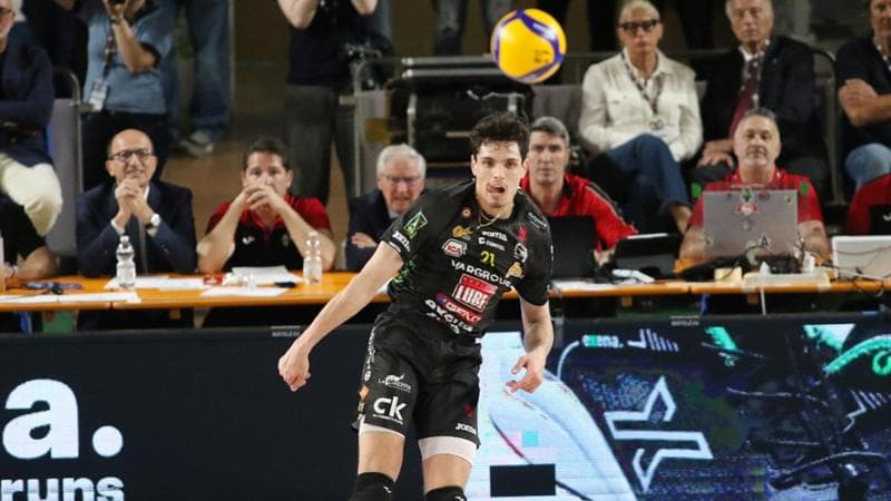 Mattia Bottolo in azione in gara 2 (foto legavolley)