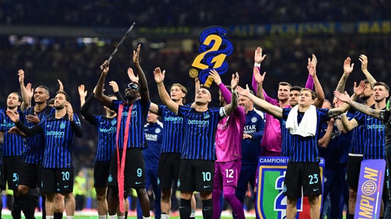 Inter, la notte del 21° scudetto: la festa di un gruppo che un anno fa perse tutto sul traguardo