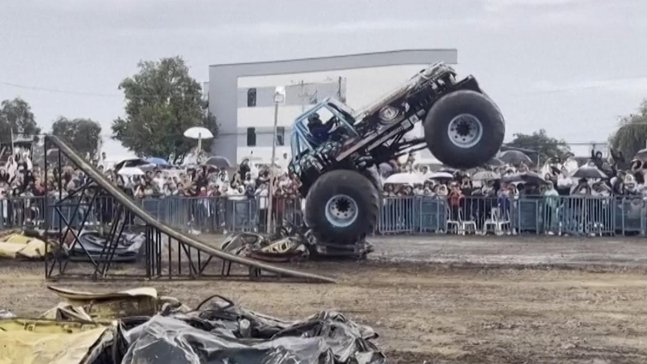 Colombia: il "monster truck" perde il controllo e finisce sulla folla: due vittime