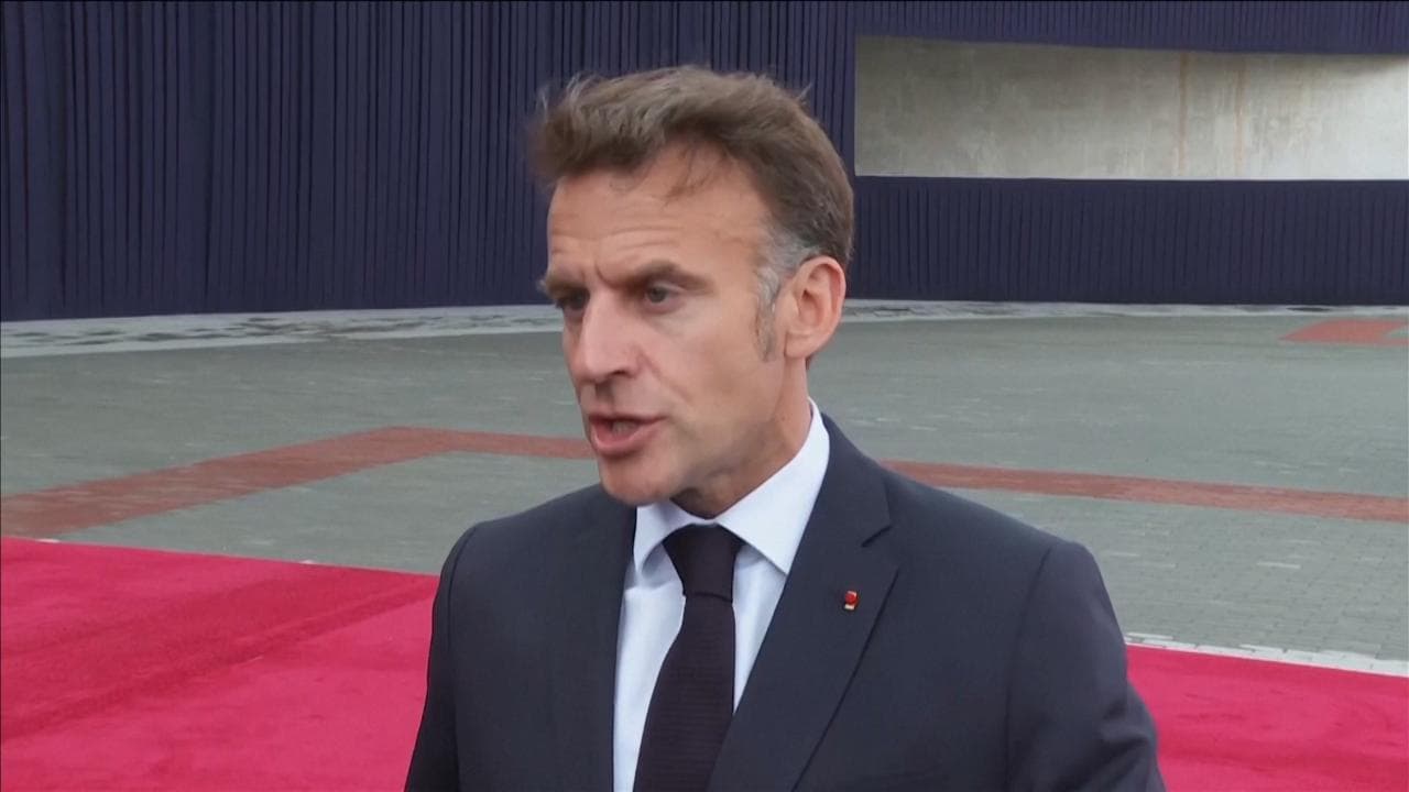 Iran, Macron: "Serve una riapertura dello Stretto di Hormuz concordata tra Iran e Stati Uniti"