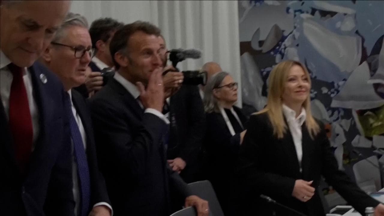 Ucraina, Zelensky incontra i leader europei e Carney a margine del vertice della Cpe in Armenia