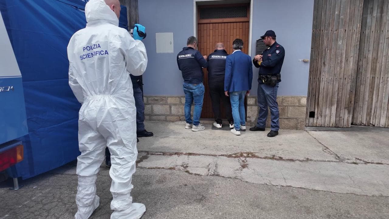 Morte avvelenate, sopralluogo di tre ore nella casa di Pietracatella