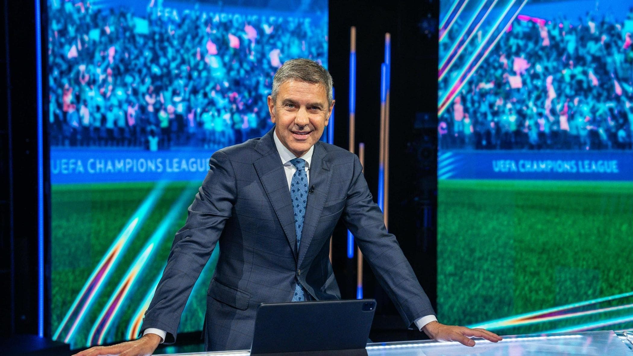 Costacurta: “Bayern e Psg come il mio Milan, vanno in giro per l’Europa per prendere applausi”