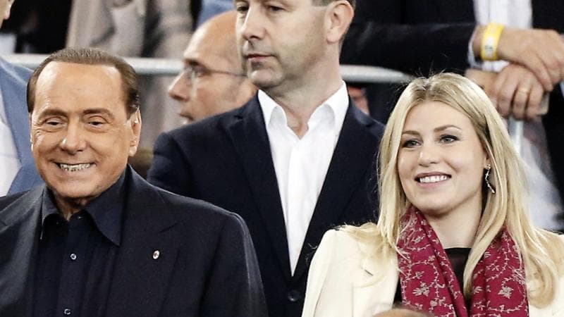 Anteprima: Barbara Berlusconi contraria all’uso dei social ai minori: “Papà ci selezionava cosa vede…