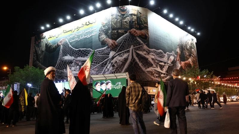 Anteprima: Hormuz, tregua a rischio. Gli Usa: “Bombardati due porti”. Teheran risponde al fuoco