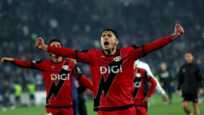 I giocatori del Rayo festeggiano la qualificazione