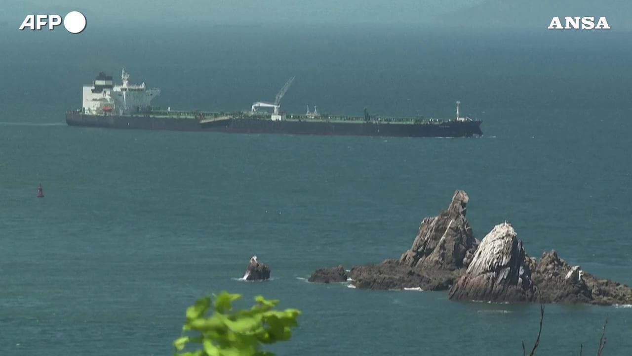 Arrivata in Corea del Sud la prima petroliera "liberata" dallo Stretto di Hormuz