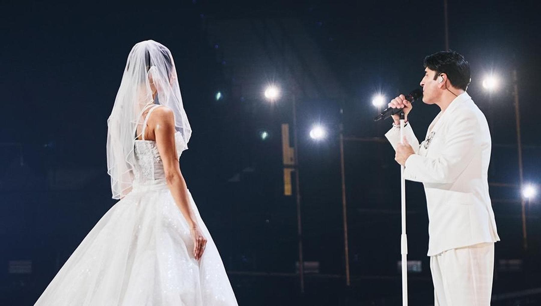 Sal Da Vinci all’Eurovision, le prove di “Per sempre sì” tra abiti bianchi e una sposa sul palco