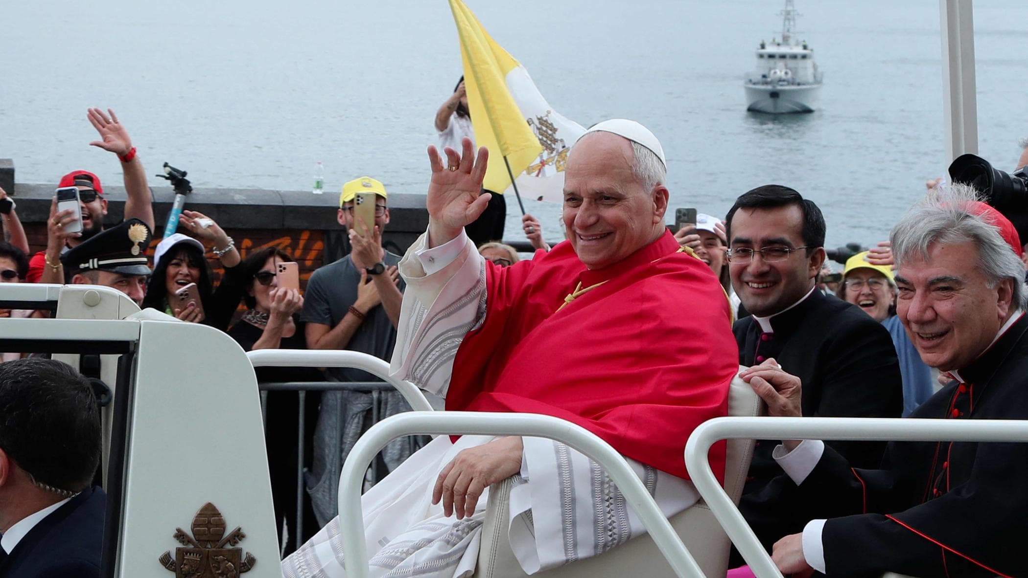 Pompei, il Papa contro la guerra: “Non rassegniamoci alla morte”