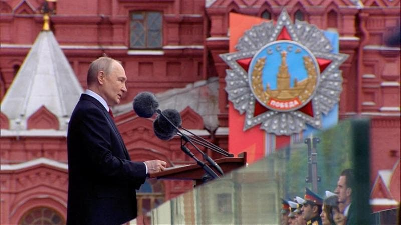 Anteprima: La mini parata di Putin senza tank e missili, in una Piazza Rossa cupa