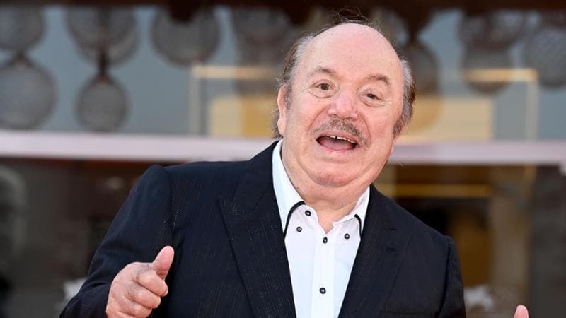 Lino Banfi: “Stavo per diventare usciere in banca. Mi salvò mia moglie che mi voleva artista”