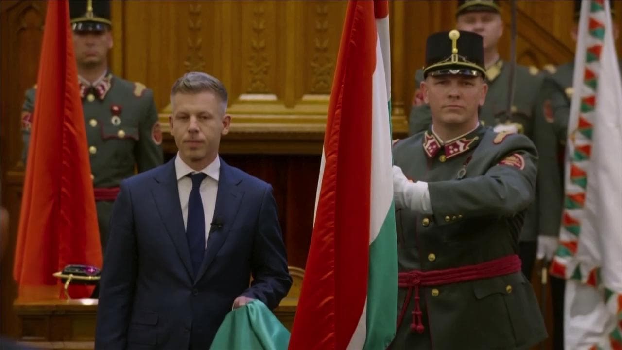 Ungheria, il giuramento di Peter Magyar: "Sono qui per servire, non per regnare"