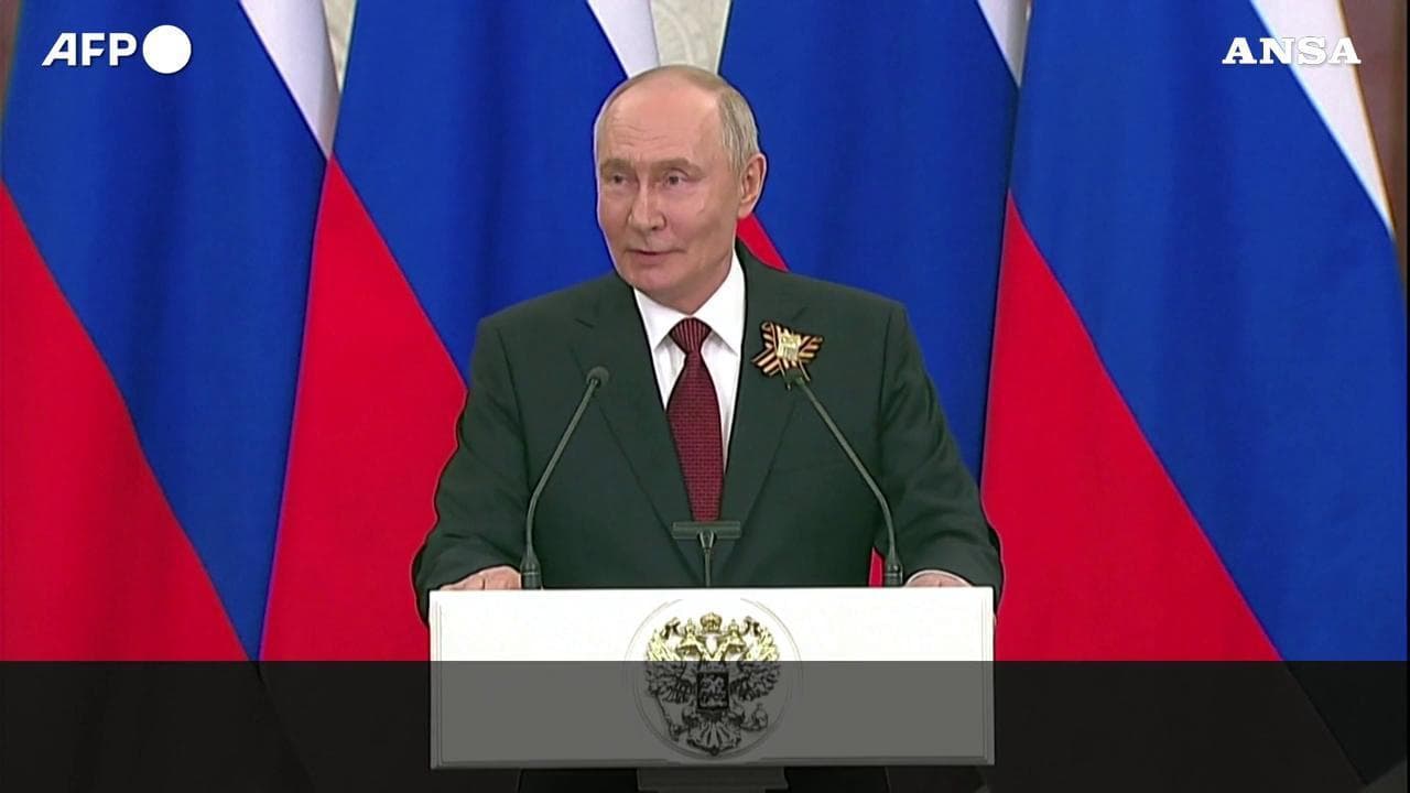 Putin chiede l'ex cancelliere tedesco Schröder come intermediario per colloqui sull'Ucraina