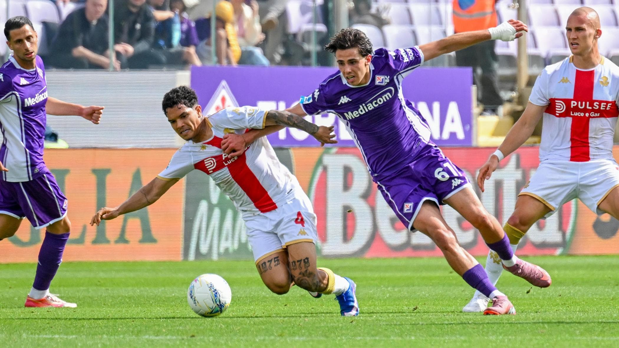 Fiorentina, lo 0-0 con il Genoa vale la salvezza matematica. Ma il Franchi non perdona e fischia