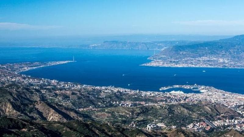 Com’è profondo e antico il mare dello Stretto, il libro di Antonio Spadaro