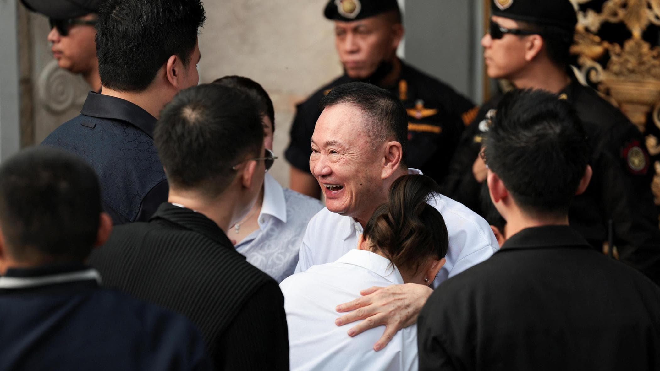 Tayland'ın eski milyarder başbakanı Shinawatra hapisten çıktı