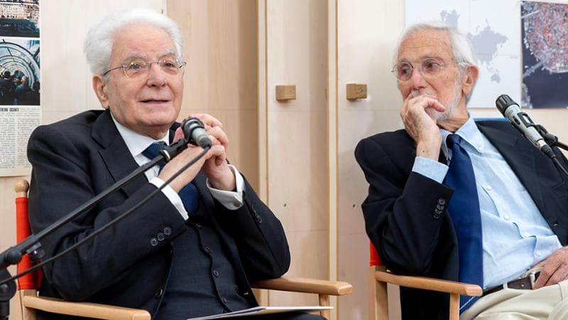 Anteprima: Dialogo Mattarella-Piano, il presidente ai giovani: “Coltivate il dubbio, sbagliare è pre…