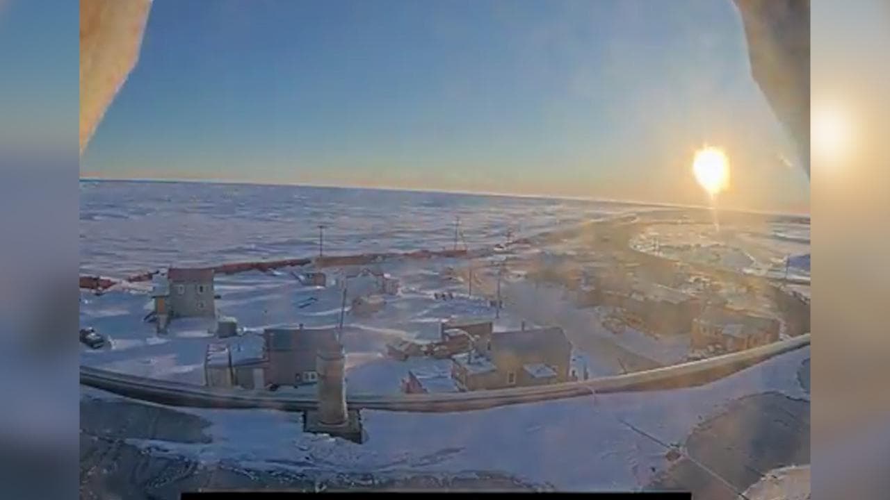 Alaska, la città dove il sole non tramonterà per 84 giorni: il timelapse da Utqiagvik