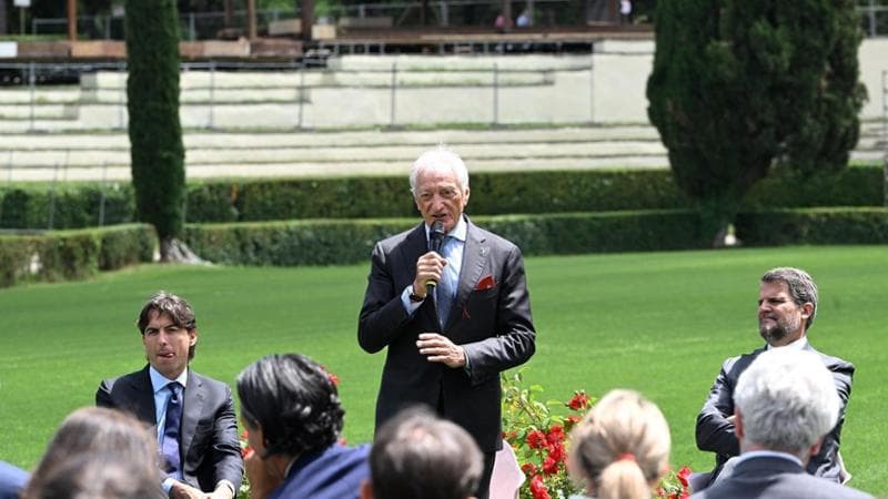 Luciano Buonfiglio alla presentazione del concorso ippico a Piazza di Siena