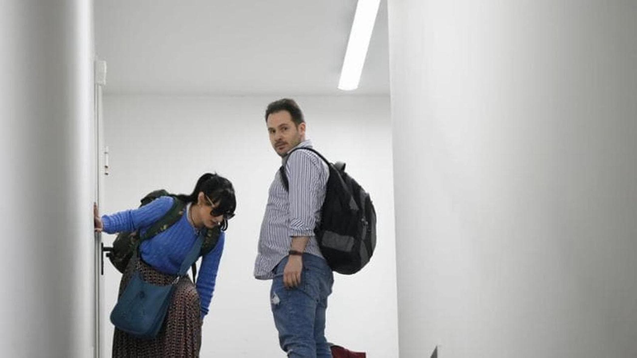 Soliloqui, lo psichiatra: “Due persone su tre li fanno. Possono essere un indizio, non una prova”