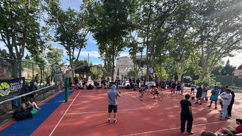 Basket come sport urbano: a Roma via al torneo uno contro uno