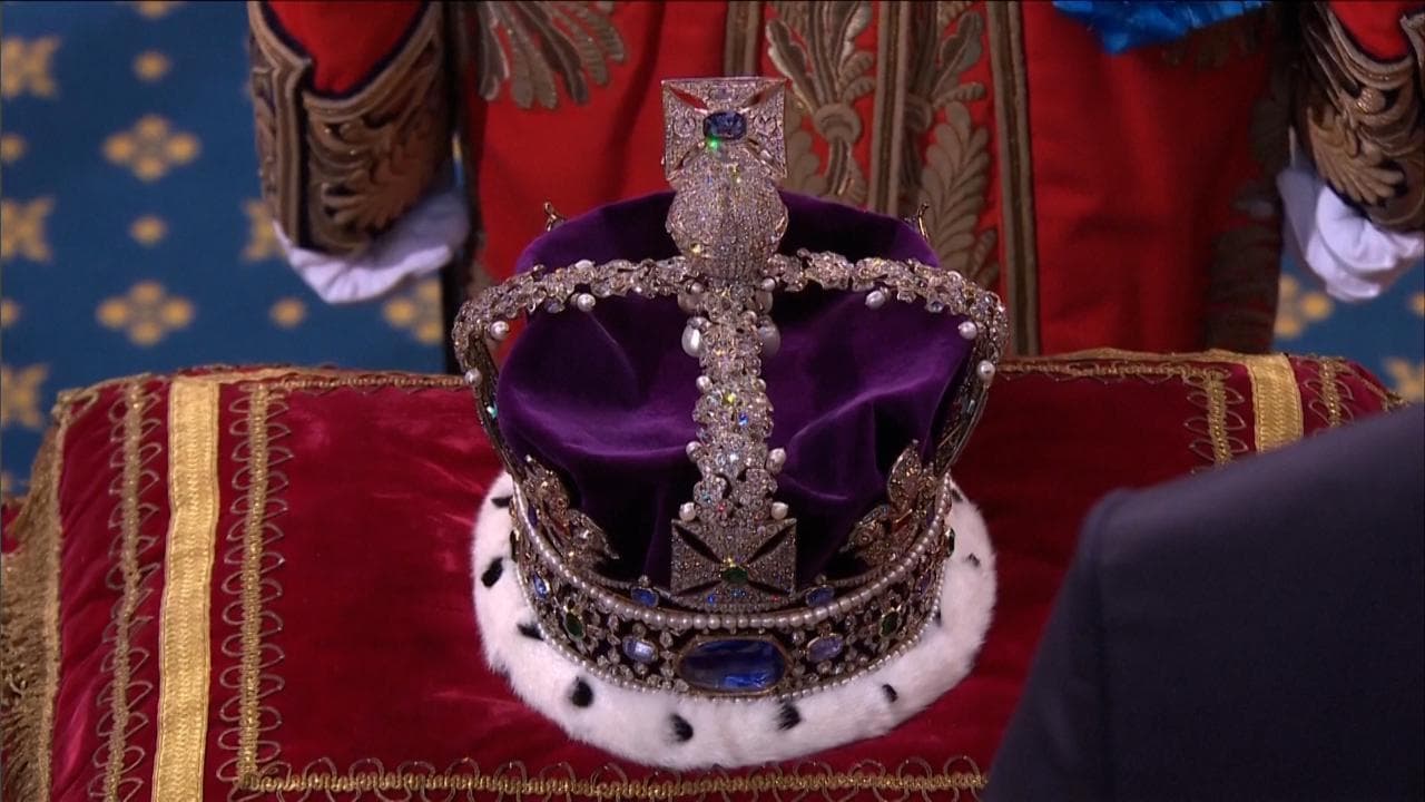 King's Speech, la consegna della Corona Imperiale prima del discorso in parlamento di re Carlo