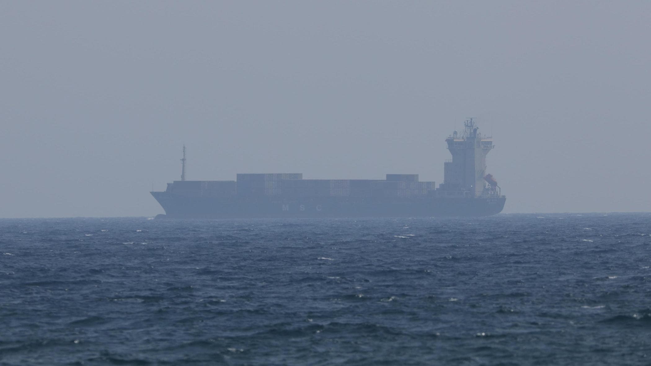 Una nave cinese supera Hormuz, la Cia: “L’Iran controlla lo Stretto”