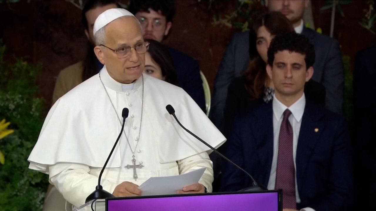 Papa Leone: "In un mondo storpiato dalle guerre sbagliato chiamare difesa un riarmo che impoverisce"